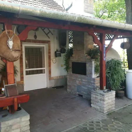 Nemeth Tanya Vendeghaz * Pusztaszer